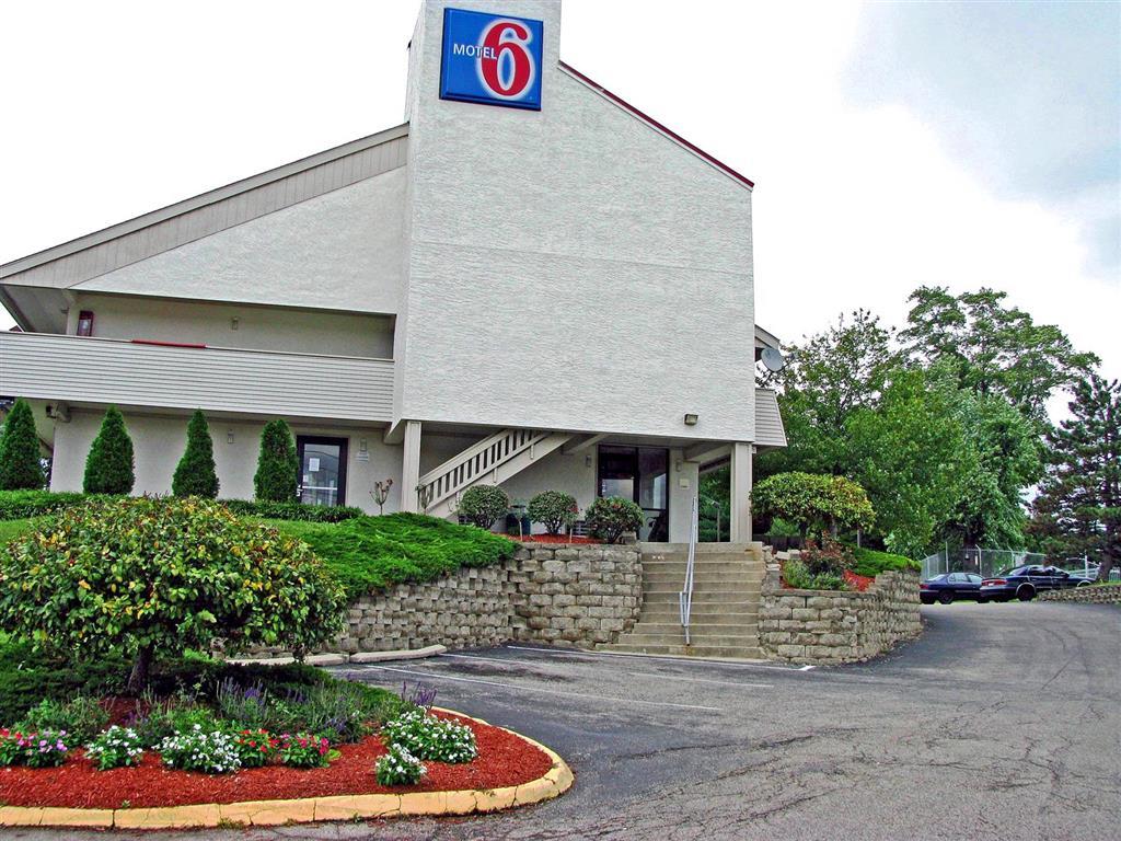 Days Inn By Wyndham Cincinnati I-71 Silverton Exteriör bild